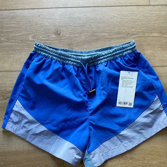 Lululemon Evergreen High Rise shorts - Picture 6 of 8